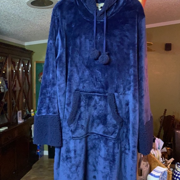 New with tags giddier night gown by warm and cozy - Picture 4 of 4